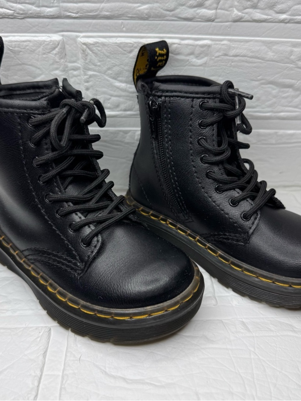 Dr. Martens Toddler US8 Kids Black Leather Lace-Up Boots with Yellow Stitching - Picture 5 of 14